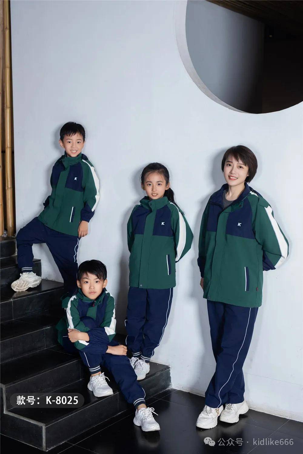 藏蓝色系列校服：校园里的时尚与实用