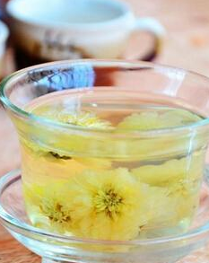 另外,服用菊花茶后还具有理气的效果,如果身体中出现了恶风湿痹的情况