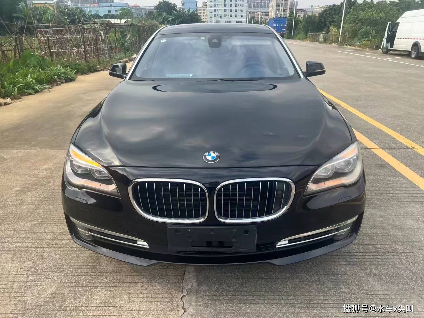 20万买辆2015年宝马760li,行驶8万公里,v型12缸4.6秒破百