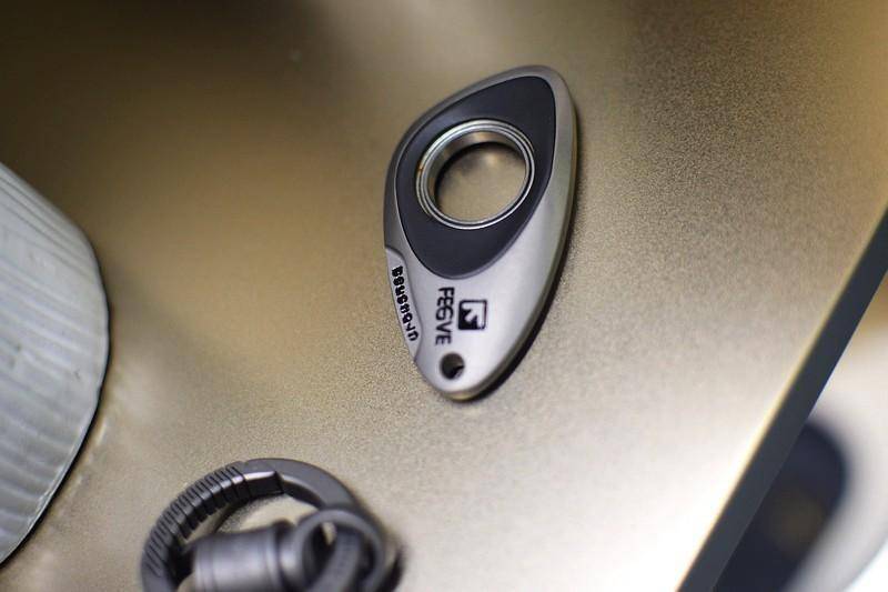 匠心独运 费戈钛合金旋转钥匙扣