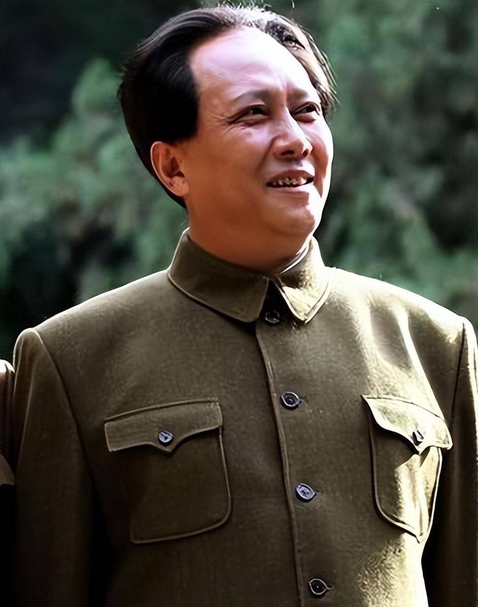 他是"皇帝专业户"唐国强:从小鲜肉淬炼到老戏骨,儿女双全晚年美满