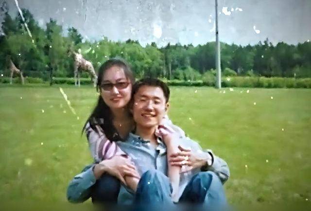 回顾哈尔滨患癌女孩参加自己葬礼,亲友哭成一片,她笑怼:憋回去_王越