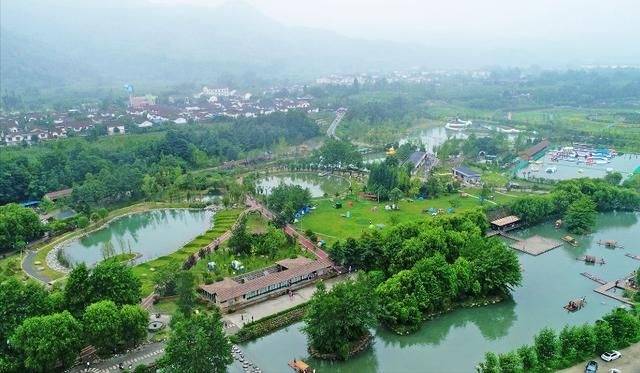 蜀山秀水之地,风景如画之区_游客_大自然_彭州