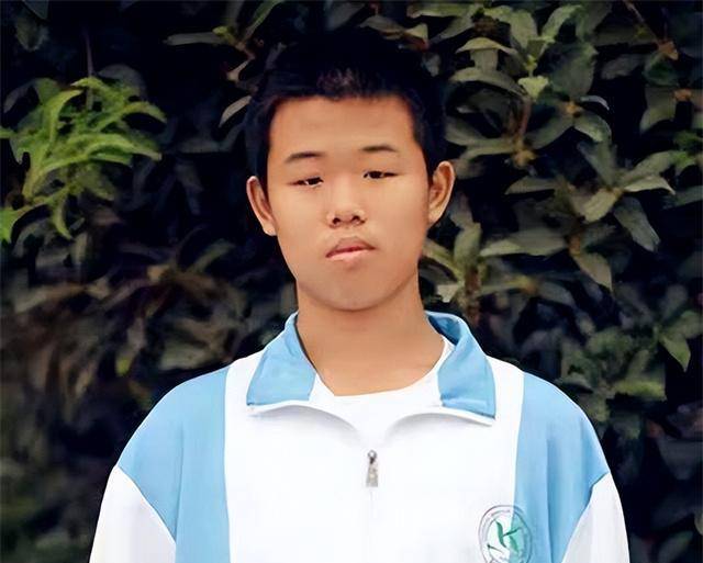 2021年河南高考状元彭子年:天天打游戏却考732分,如今怎么样?