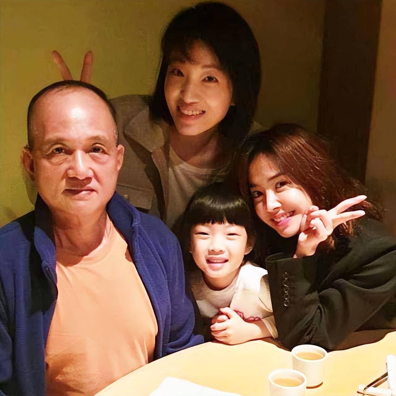 蔡依林:有过三段失败恋情,44岁仍未婚,再婚父亲60岁后连生两子