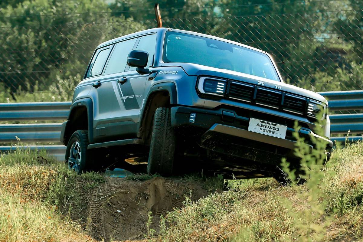 抢先体验全新bj40环塔冠军版,实力出众不负越野天花板名号