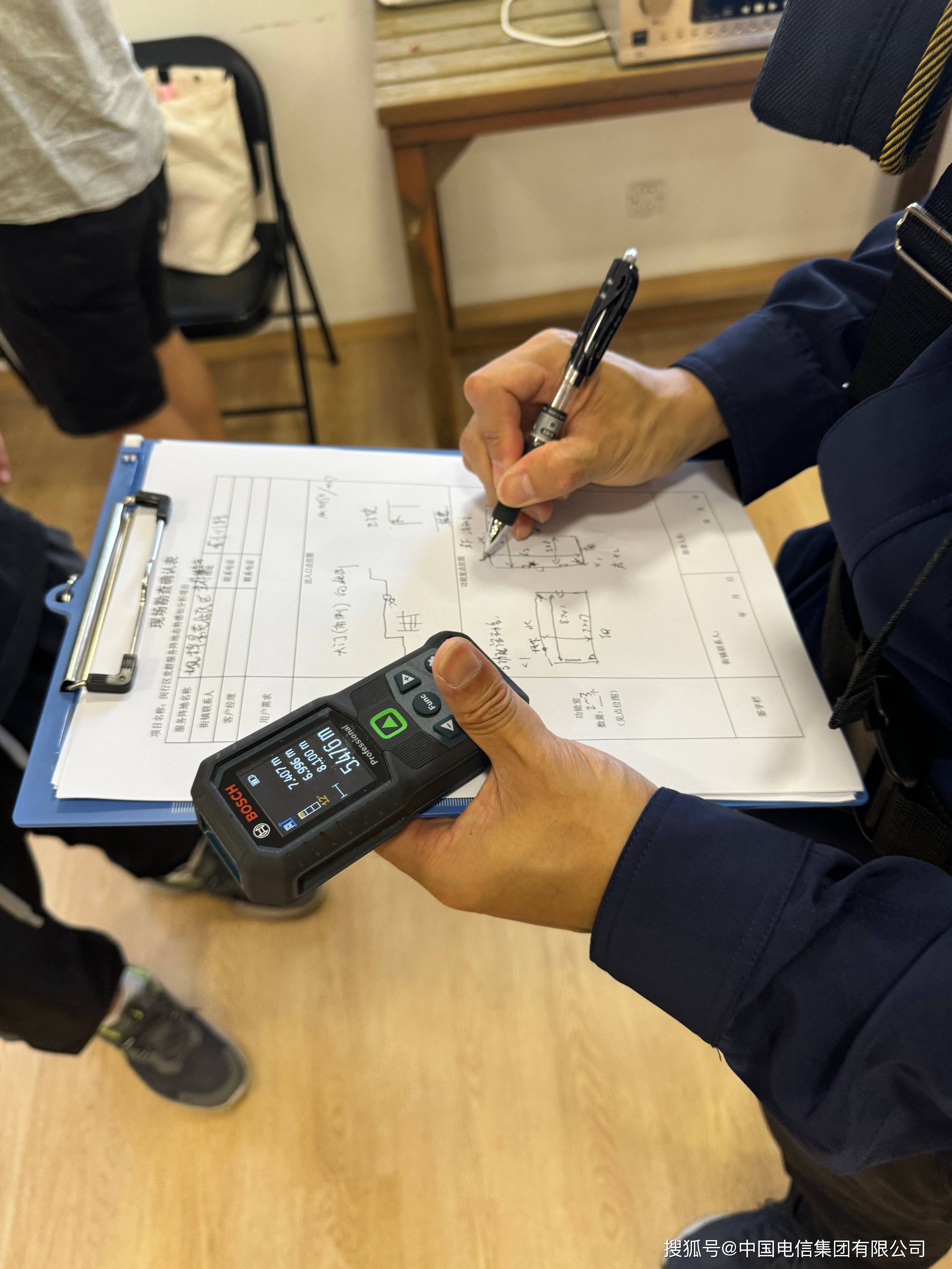 战高温 | 在热浪中争分夺秒,在高温下细致勘察