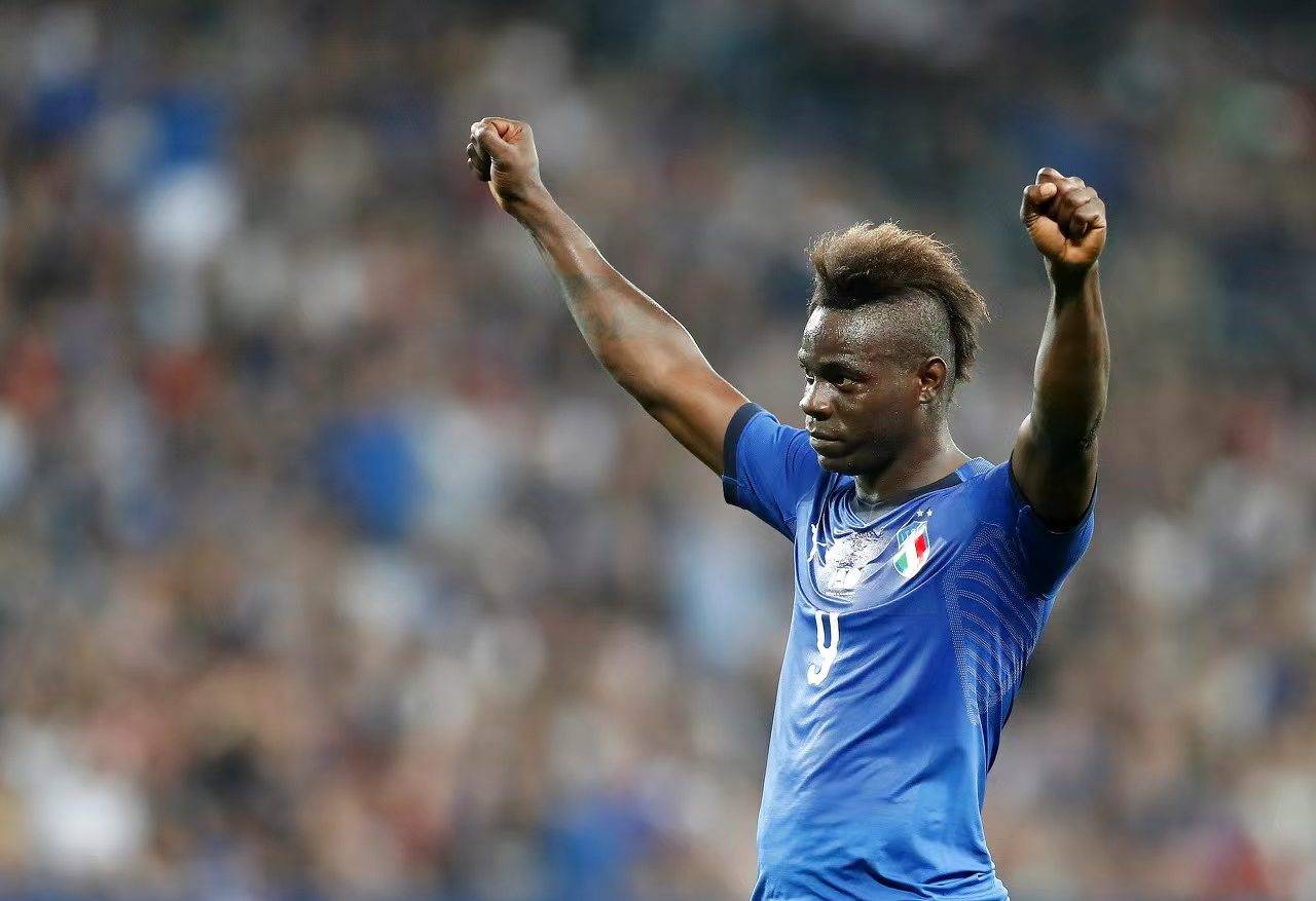 上个赛季,巴洛特利辗转来到土超联赛,加盟了土超球队代米尔体育.