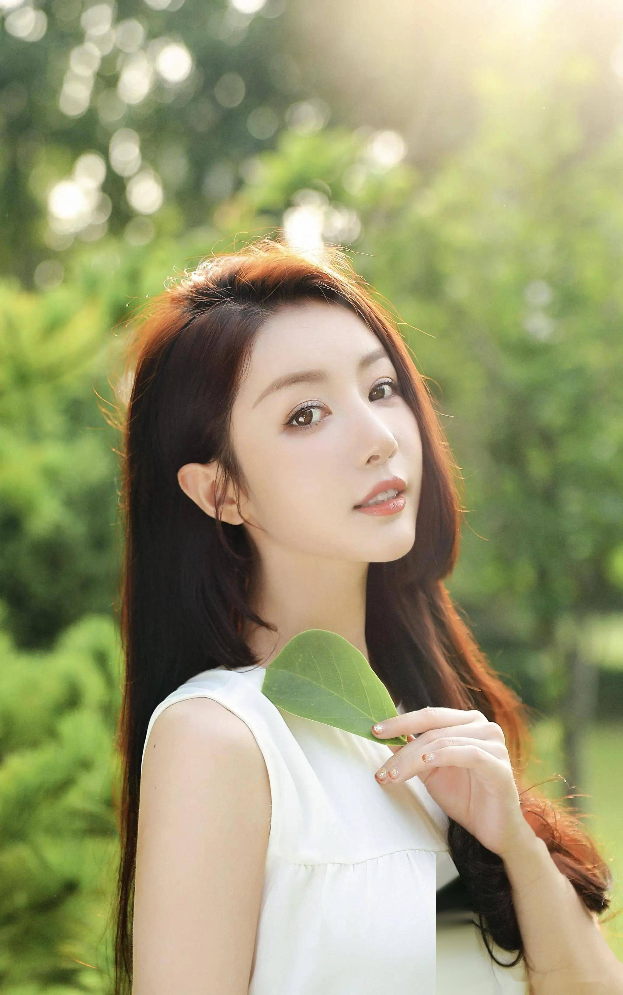 女神上淇写真赏,饱满美貌让你为之倾倒!