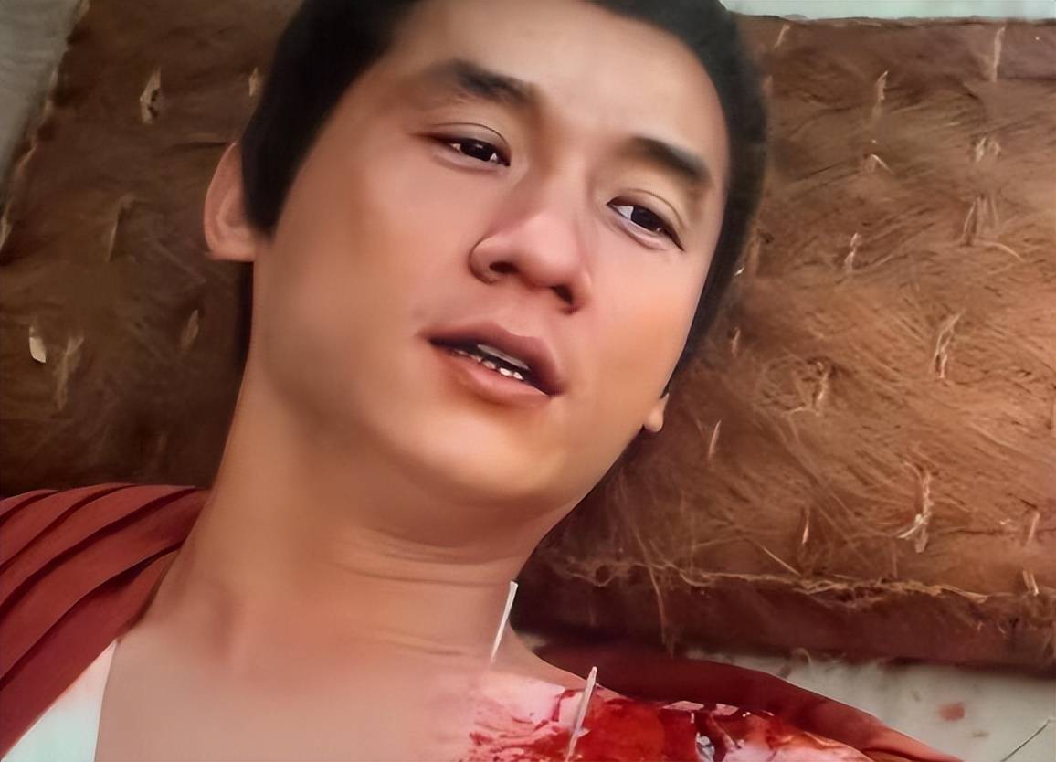 收手吧成龙,70岁演《传说》,ai换脸还使用替身,被嘲晚节不保