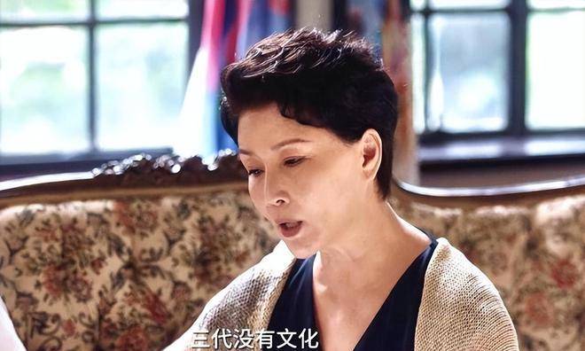 也能看出,朱茵老师私下里非常和蔼可亲,与电视剧中塑造的恶婆婆完全不