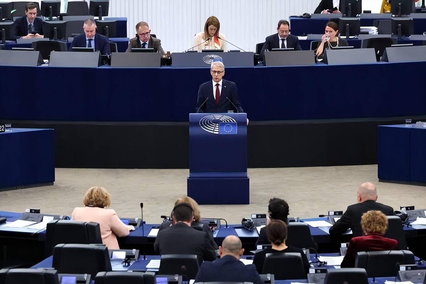 国内天然气公司向俄索赔4亿,换总理太勤_俄罗斯_议会制_冲突