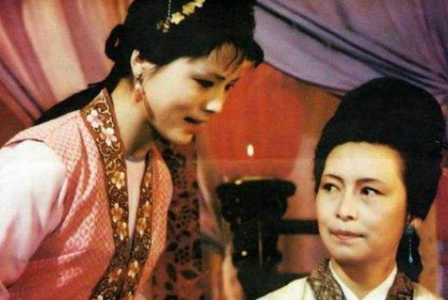 读《红楼梦》:袭人对于贾母的背叛始末_贾宝玉_王夫人_丫鬟