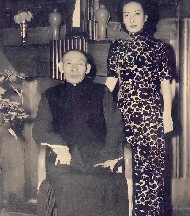 恩人儿子来投靠,杜月笙妻子故意扔钱试探:如果捡了,就打发他走