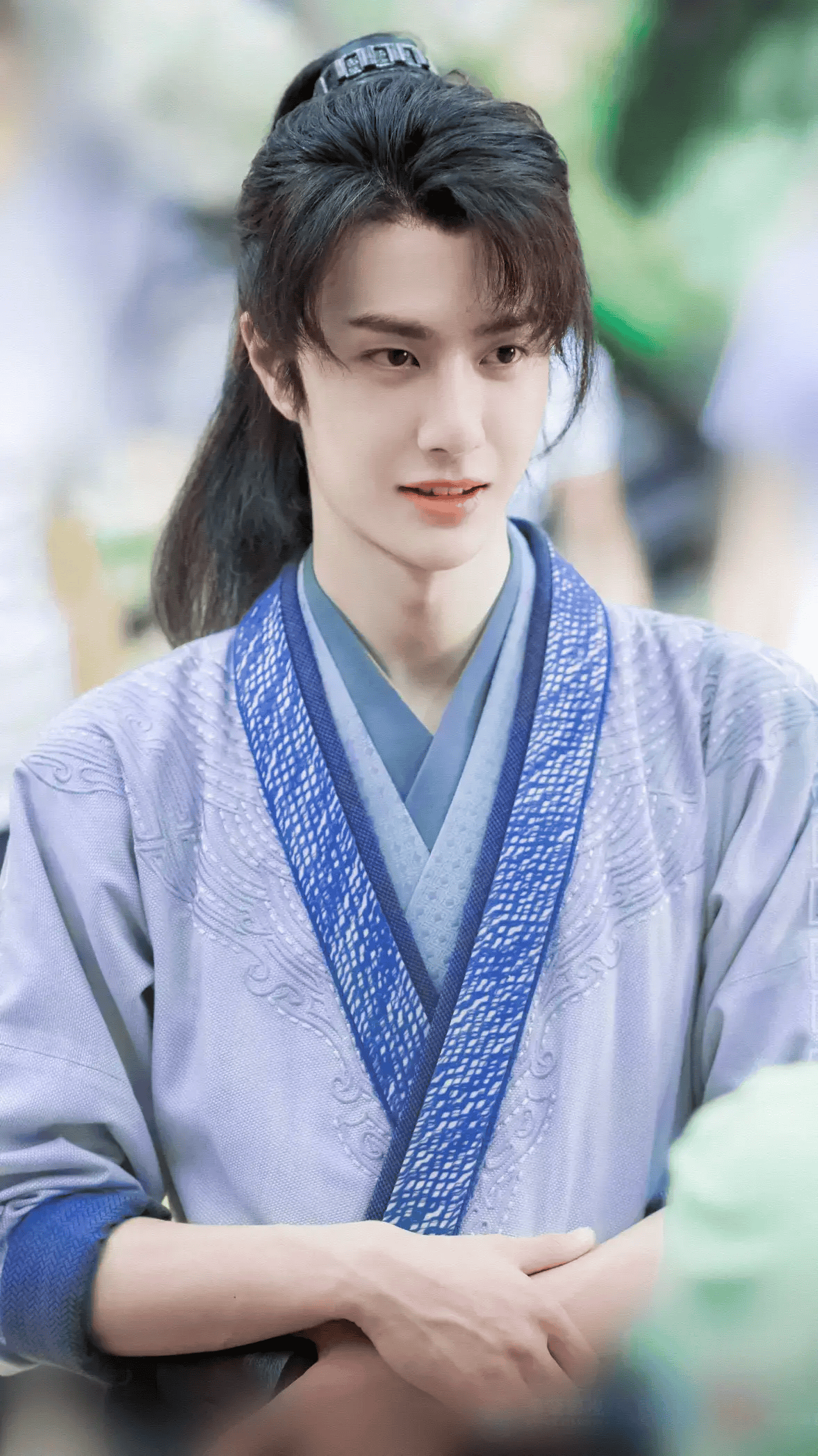 27岁王一博背后资本布局:乐华股东有2个巨头,捧他当95后影帝?