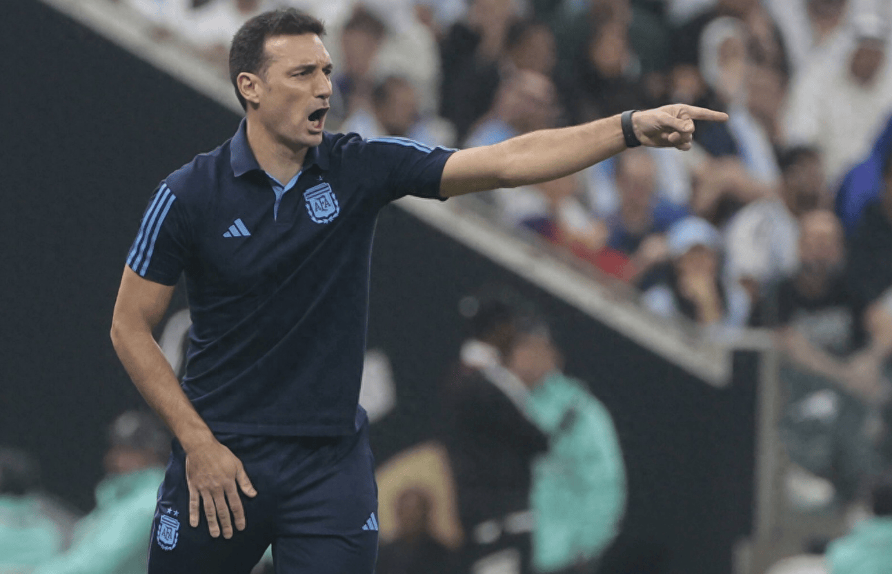 现年46岁的斯卡洛尼,于2018年8月开始成为阿根廷国家队的主教练,2个月
