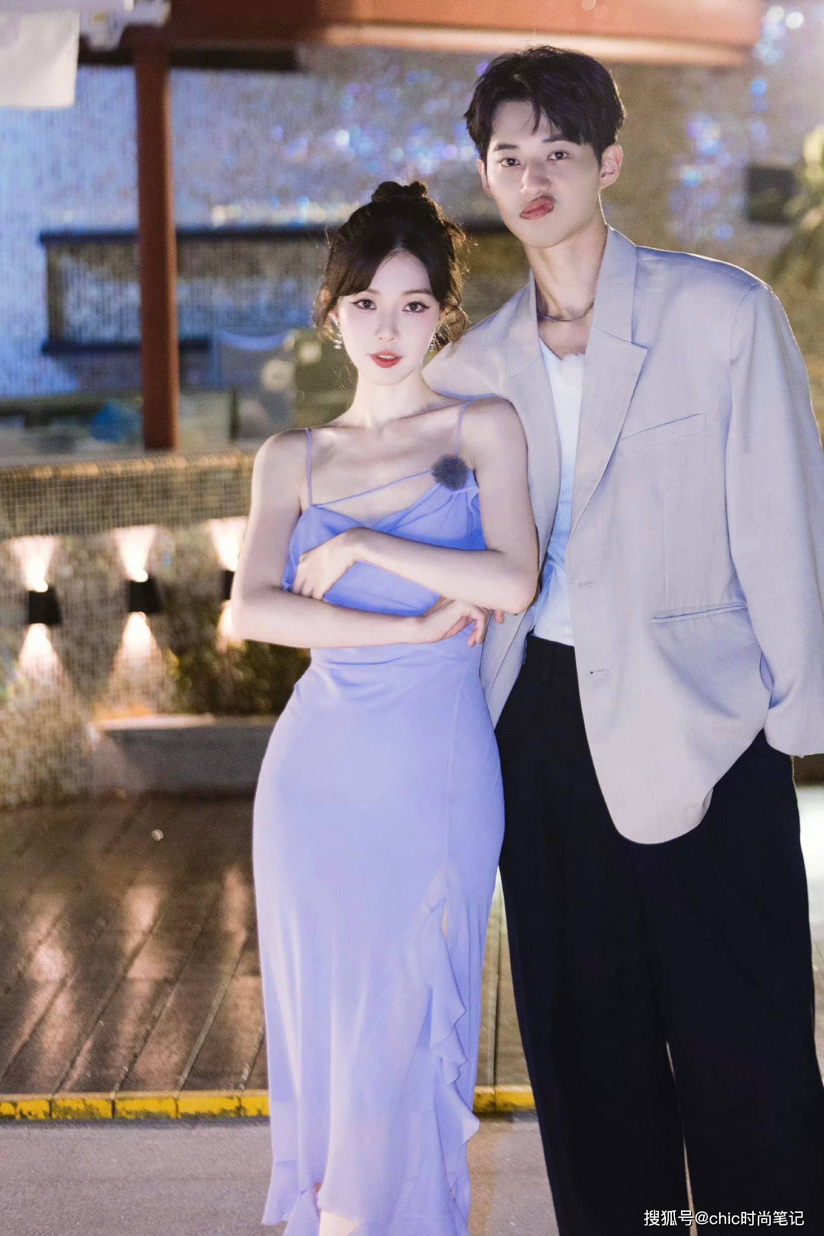情侣装还能这么穿?"忆江南"cp感十足,浪漫且松弛
