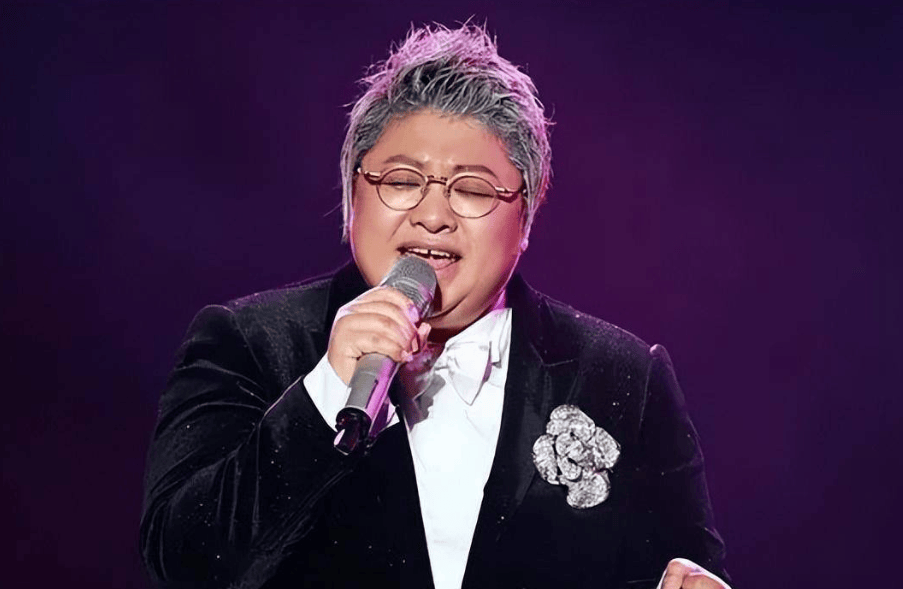 韩红曾自曝大学时是"校花",看了她18岁的照片,我被惊艳了!