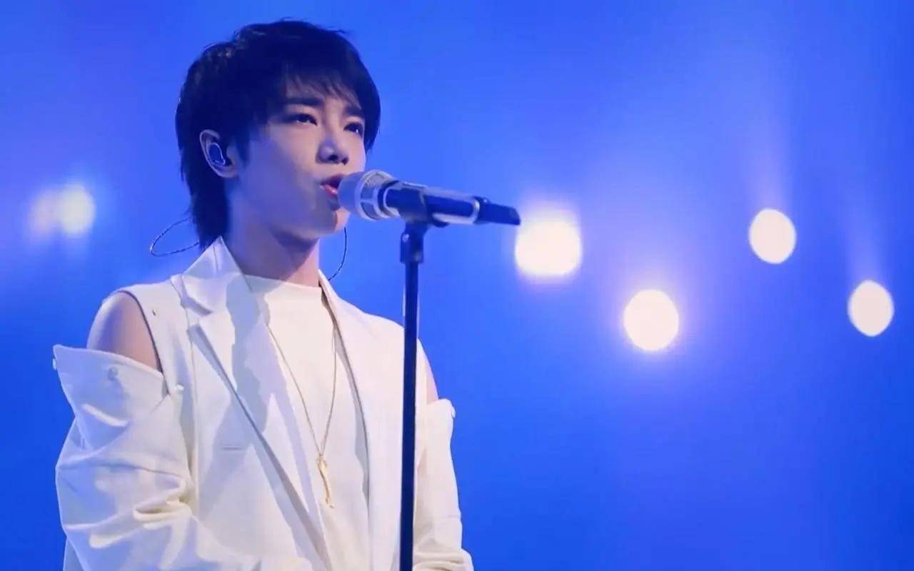 为什么华晨宇被誉为华语乐坛唯一的世界级歌手?