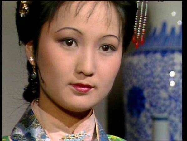 读《红楼梦》:彩云明明是一个心机婊,倒成了平儿的好姐妹