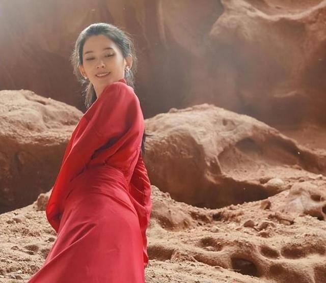 汪峰新女友和前夫昔日合照曝光，大量私人生活照片公开-汪峰的女朋友叫什么名字