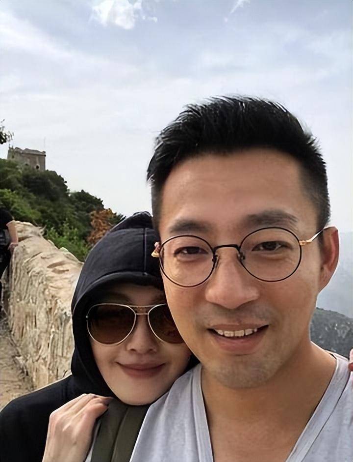 大s终于发声回应!女王式发言显体面克制,内涵汪小菲信息量超大