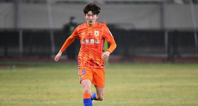 王彤缺席本赛季至今的鲁能比赛,原因令人疑惑!