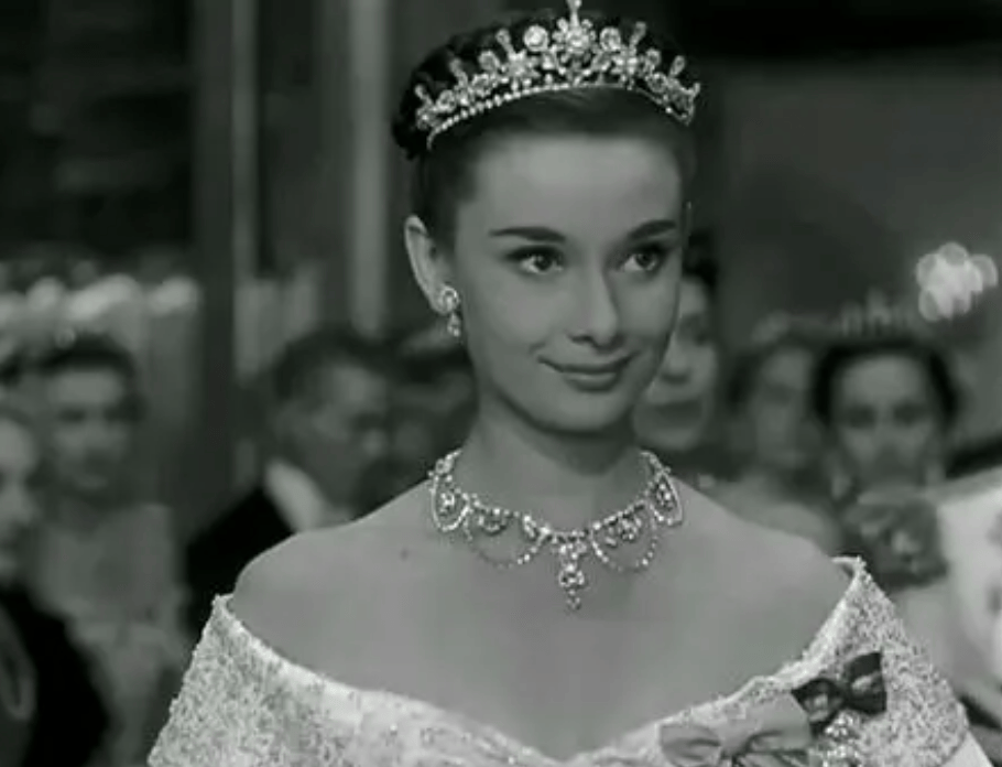 回顾:同样是情人,为何赫本能全身而退?她和肯尼迪之间发生了什么