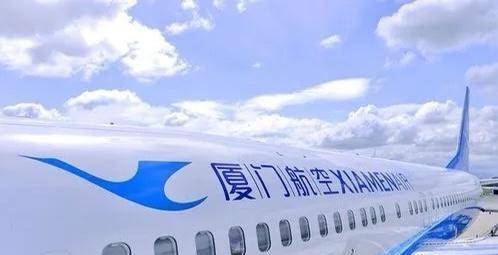 厦航员工在女厕偷拍乘务被拘留，网友：自毁前程！-厦航空姐的工资一般是多少