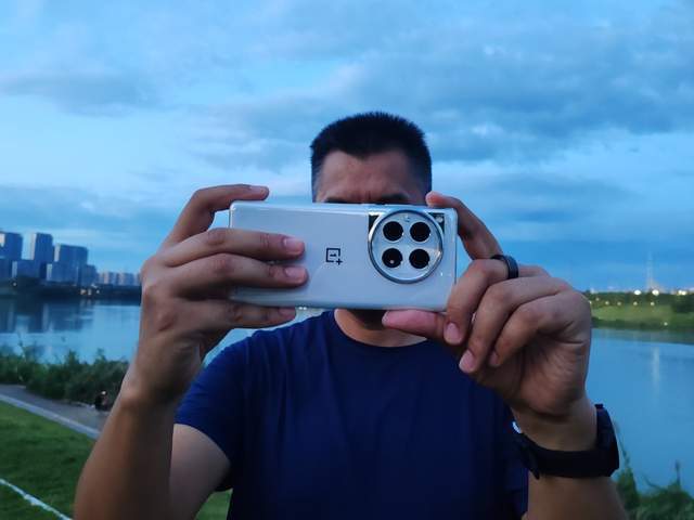 半年后入手2023年的压轴大作一加12,体验实测过才知道真香!