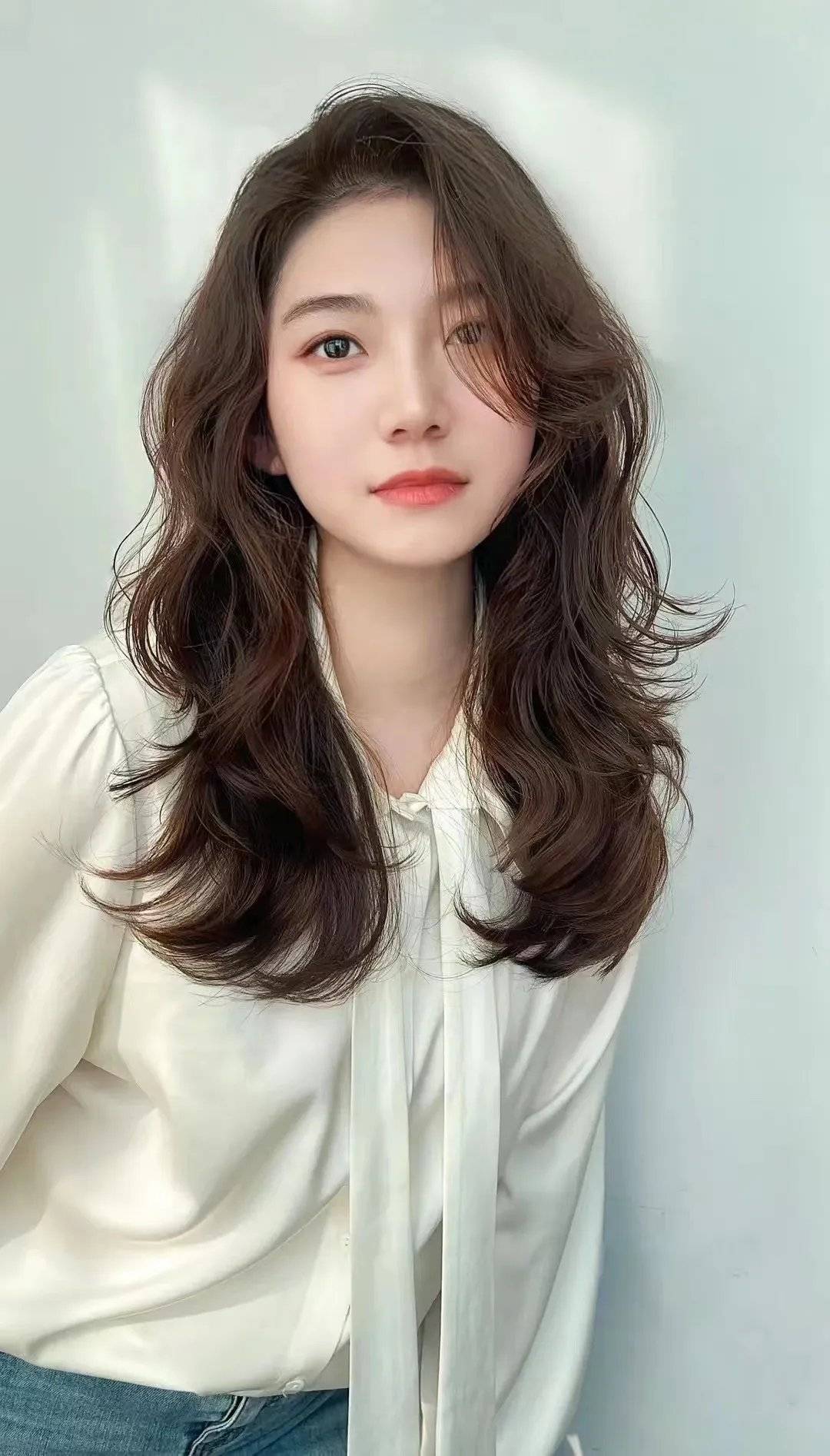 无论是哪种烫发发型,都能够让你在人群中脱颖而出,成为时尚焦点