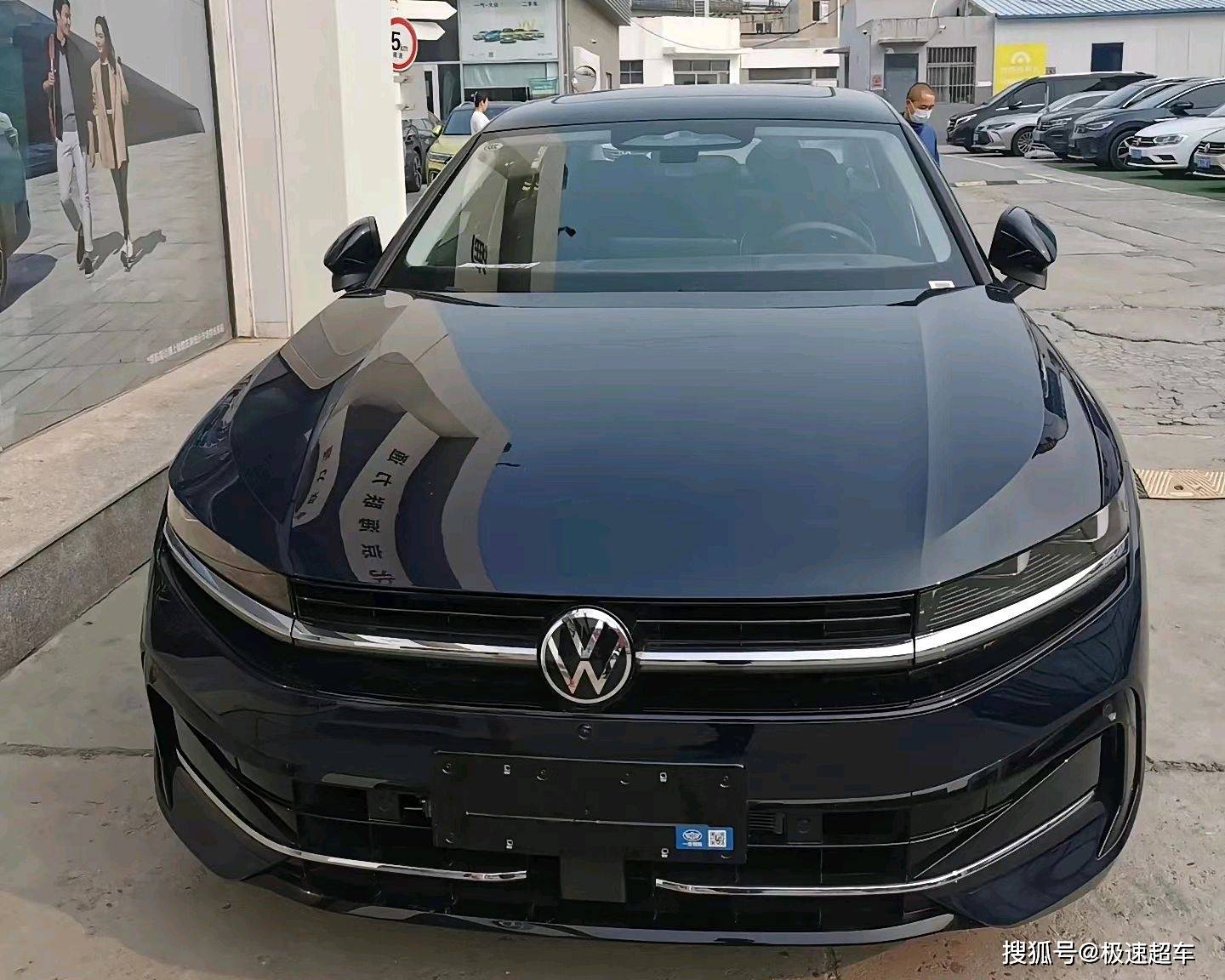 全新大众迈腾公布售价,三款车型17.99万起售