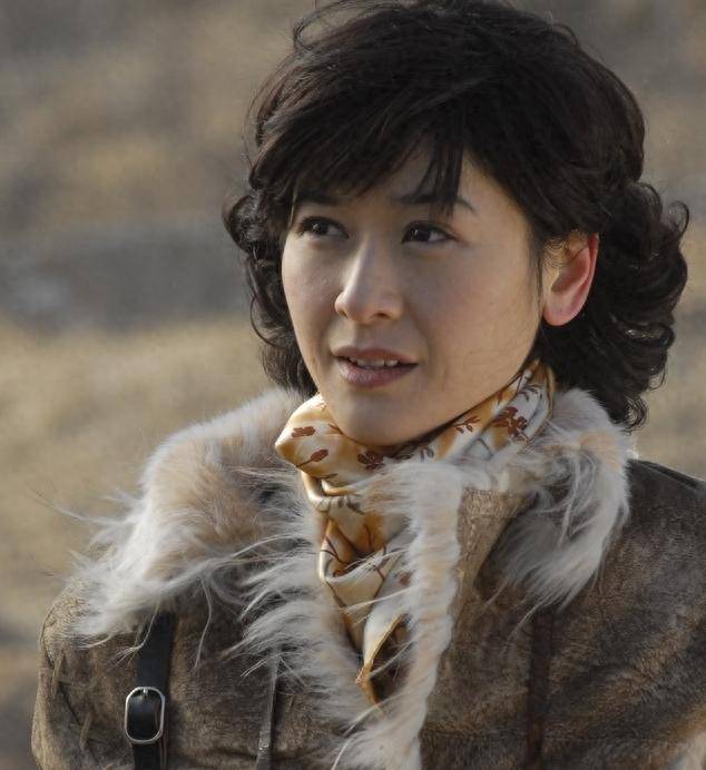 黄海冰不接受前妻丁克,再婚娶小12岁娇妻,婚后生两子幸福美满_闫妍