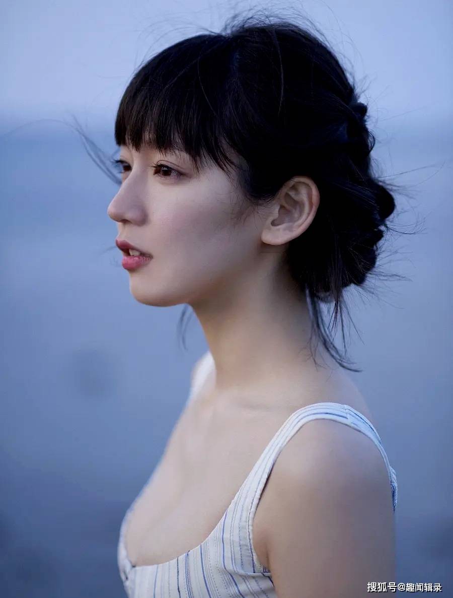 引爆眼球东瀛女神吉冈里帆绝美写真震撼发布美貌与才华的极致碰撞