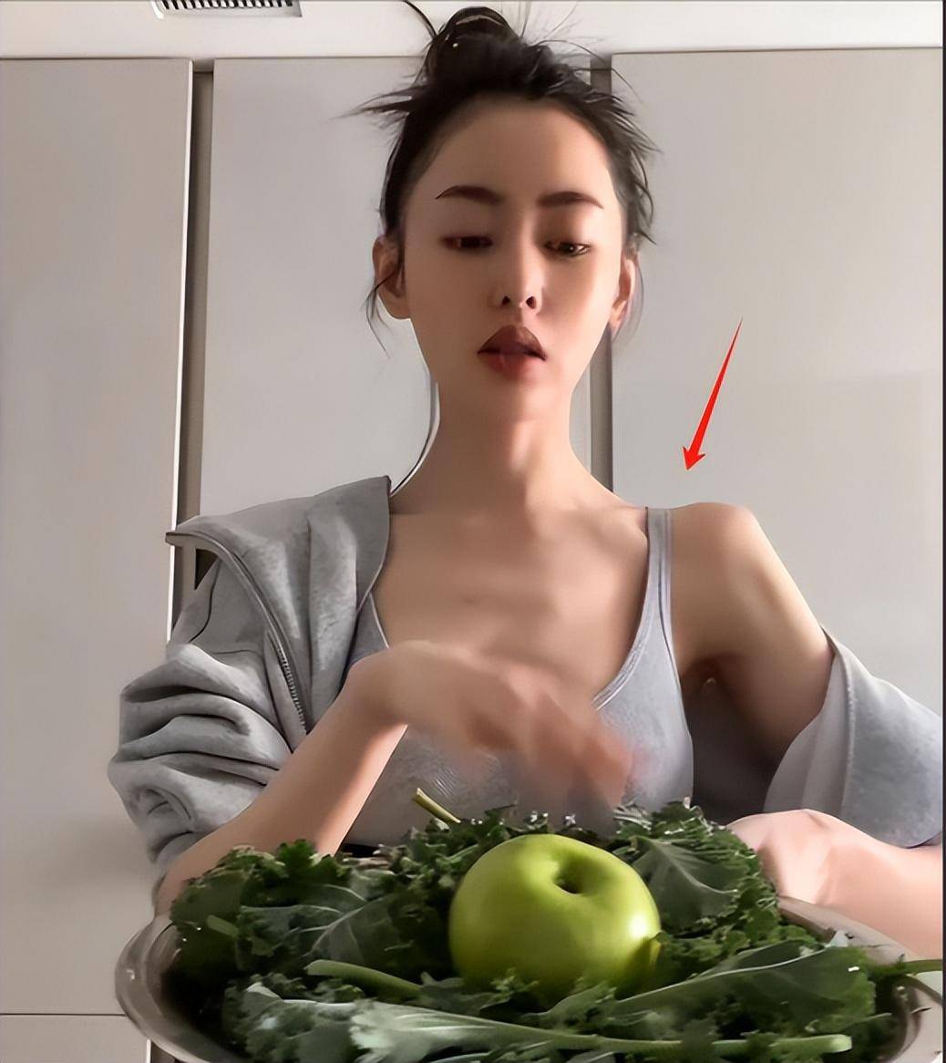 滤镜下是美女,现实中是"女鬼"!这些瘦到病态的明星,真恐怖