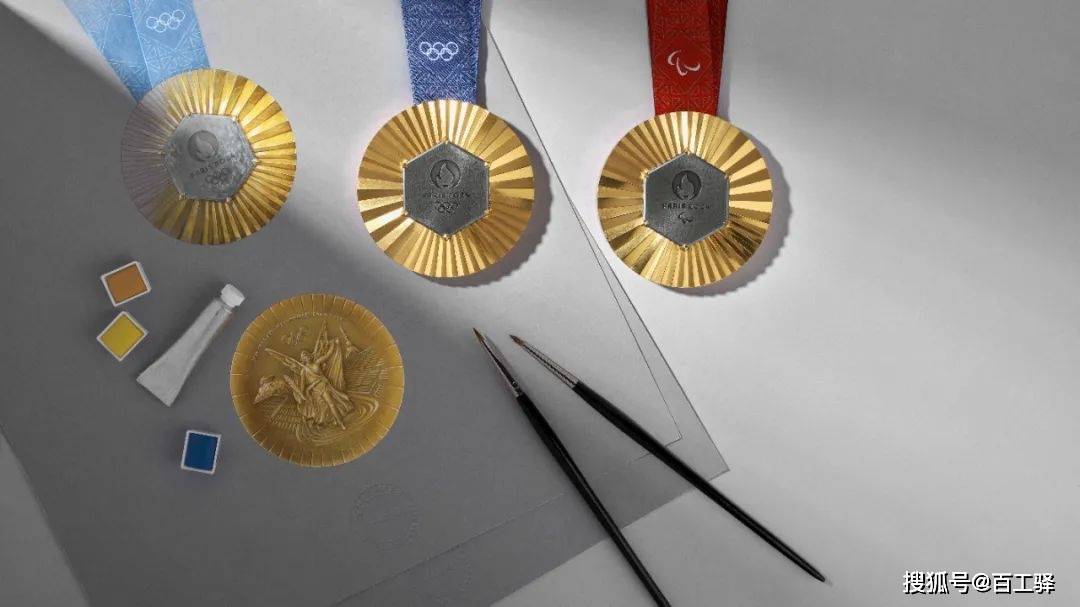 奥运奖牌:将"巴黎"带回家032024年巴黎奥运会会徽独树一帜,巧妙融合了