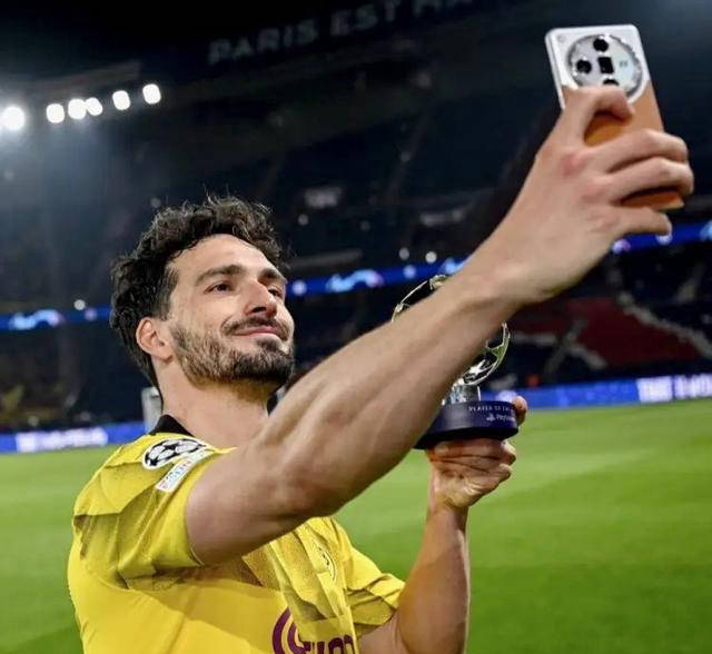 安切洛蒂钦点胡梅尔斯,皇马后防再添经验与稳定性