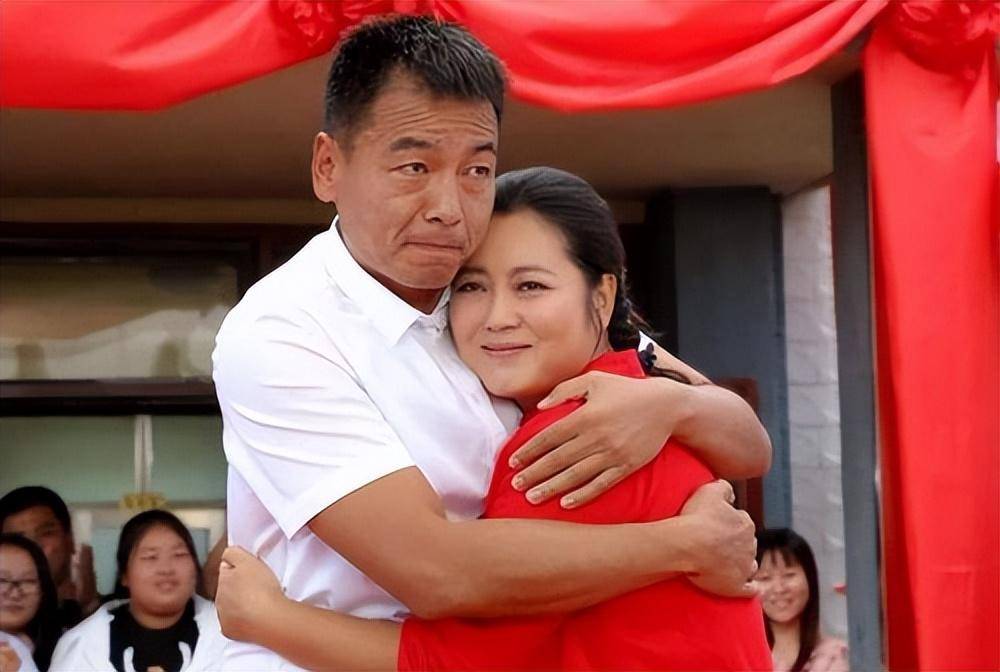 演员王茜华:我这辈子最正确的决定,就是45岁高龄为小丈夫生儿子