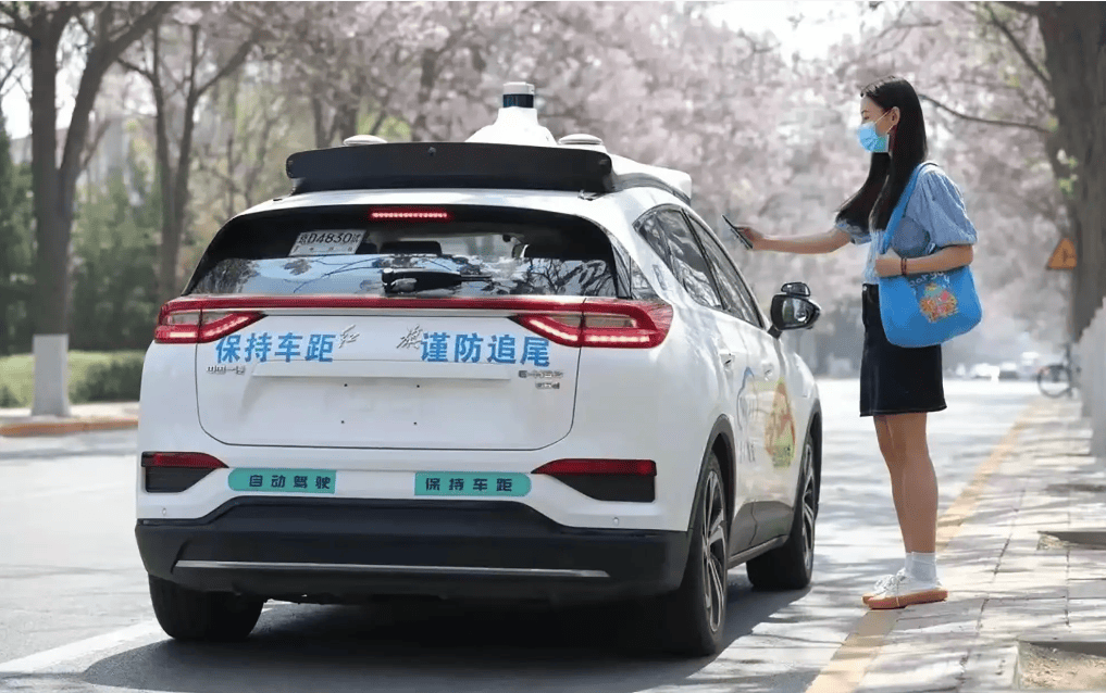 特斯拉无人驾驶出租车或将年内入华！中美科技竞赛再升级？-特斯拉无人驾驶技术价格