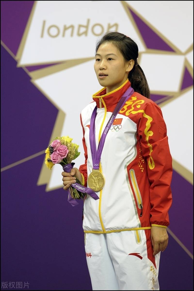 三年前的东京奥运会,浙江00后新星杨倩在女子10米气步枪决赛技压群芳