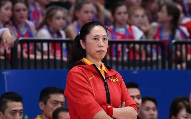 中国女篮调整首发阵容迎战西班牙,郑薇释放信号