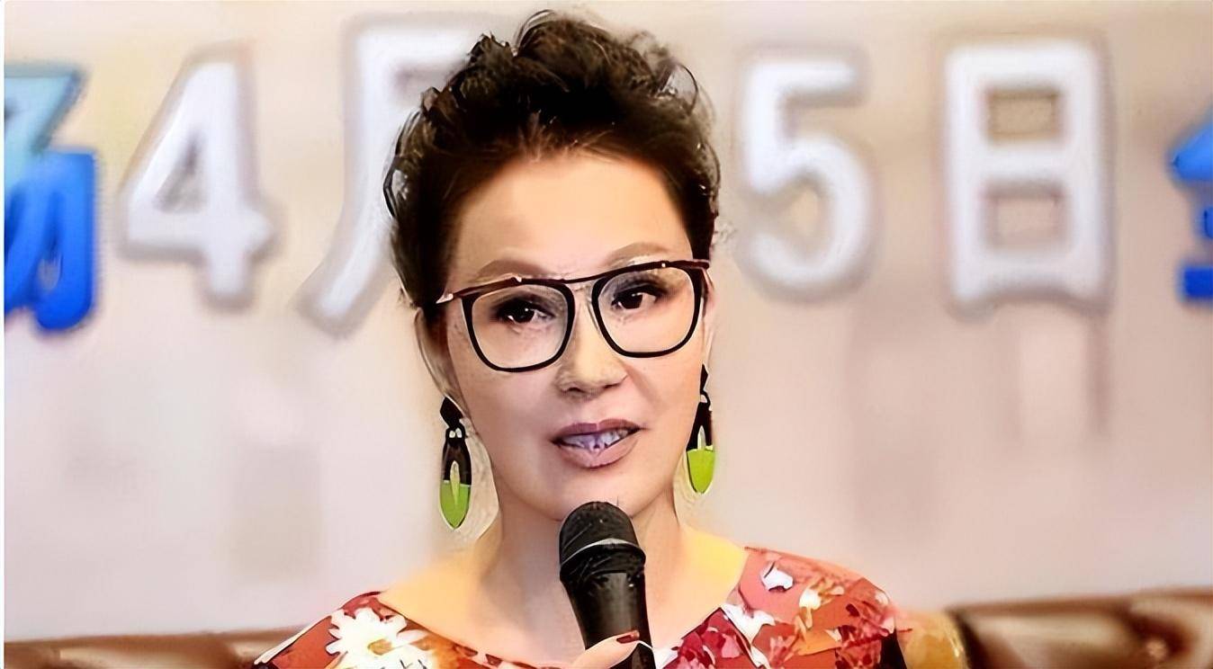 婚后19年不生娃被抛弃,如今69岁孤单一人_邬倩倩_生活_职业