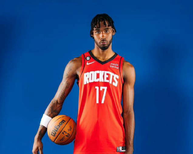 伊森复出:32投轰下45分!火箭队开发进攻潜力,供乌度卡选择