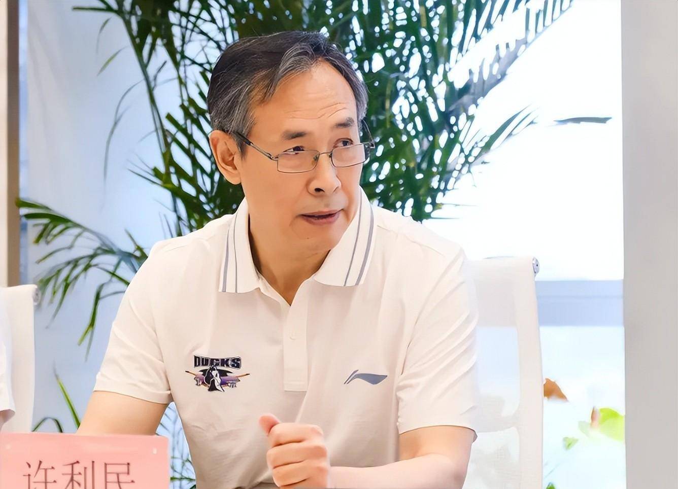 在中国篮球职业联赛(cba)中,主教练岗位的更迭频繁引发诸多思考.