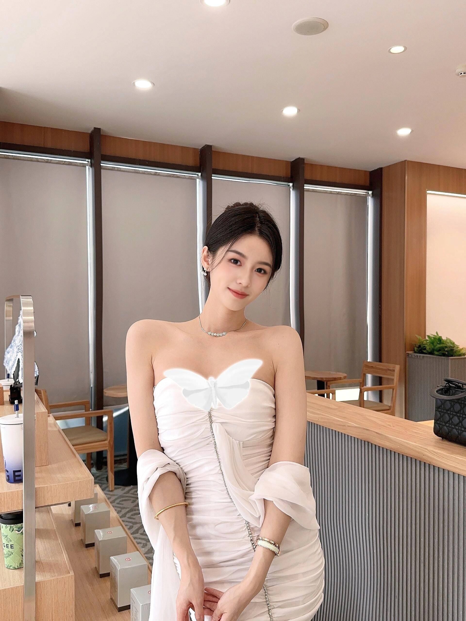 韩国女主播级身材,又纯又御,甜美与辣味并存!