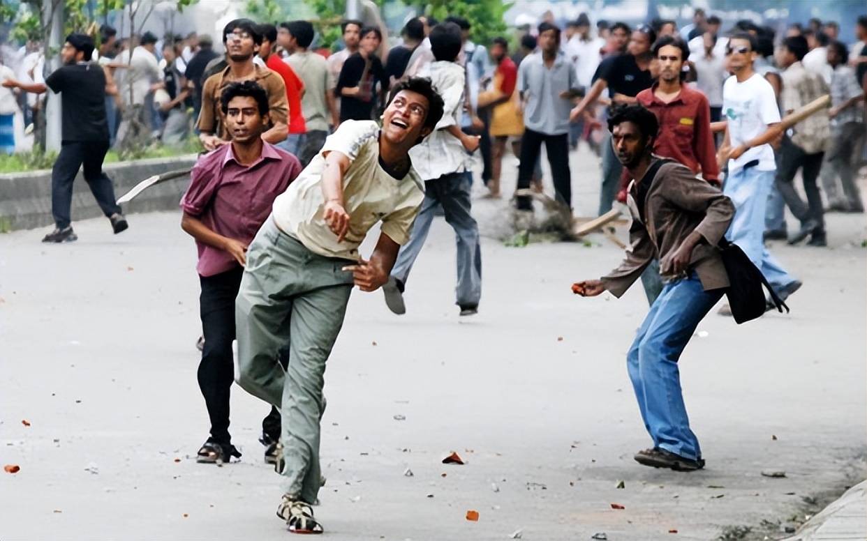 孟加拉考公制度引发骚乱,爆发"反配额运动",究竟是怎么回事?