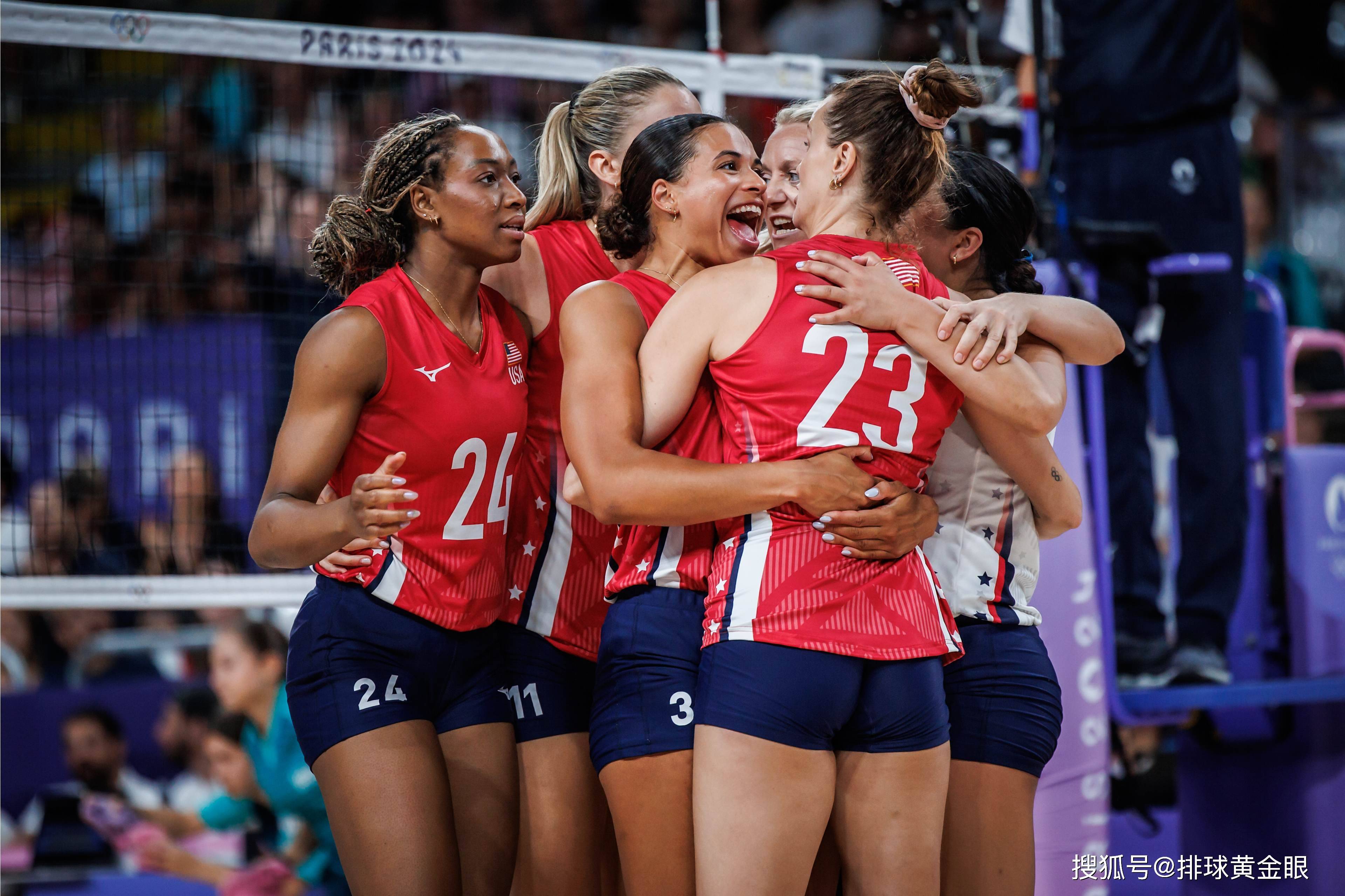 美塞之战追平两项纪录!美国女排首胜,博斯31分,古德蒂出昏招