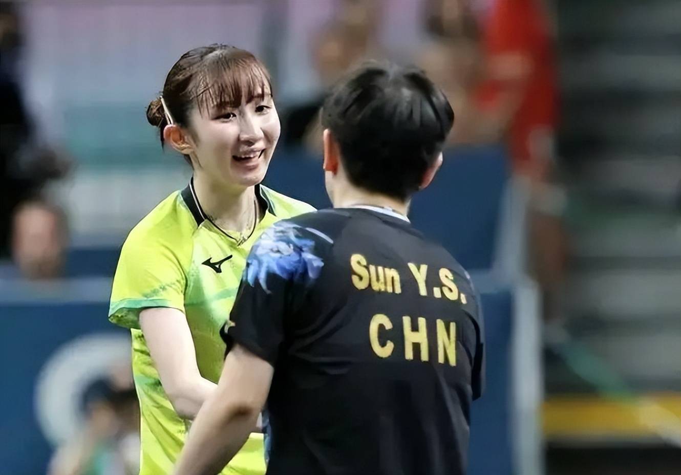 细节见人品!孙颖莎4-0早田希娜,有谁注意到她这一举动,大格局