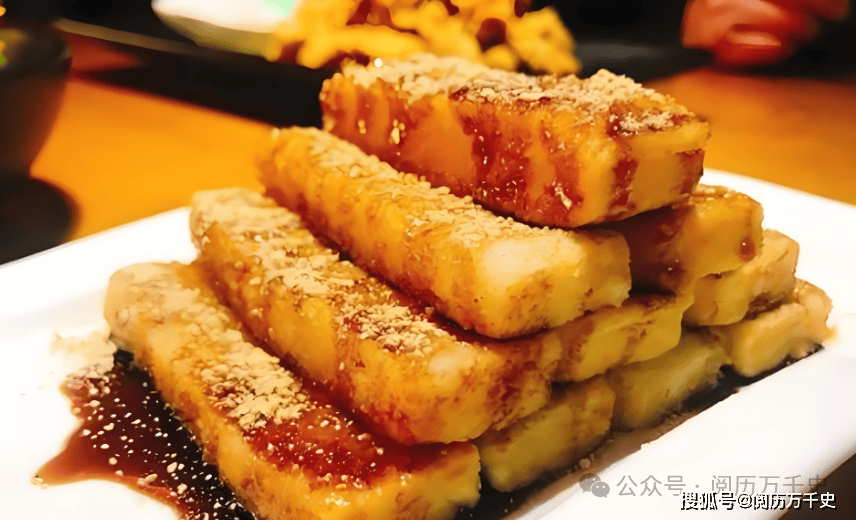 除了上述美食之外,黄石还有烧烤小吃,各种特色小吃店以及更多的当地