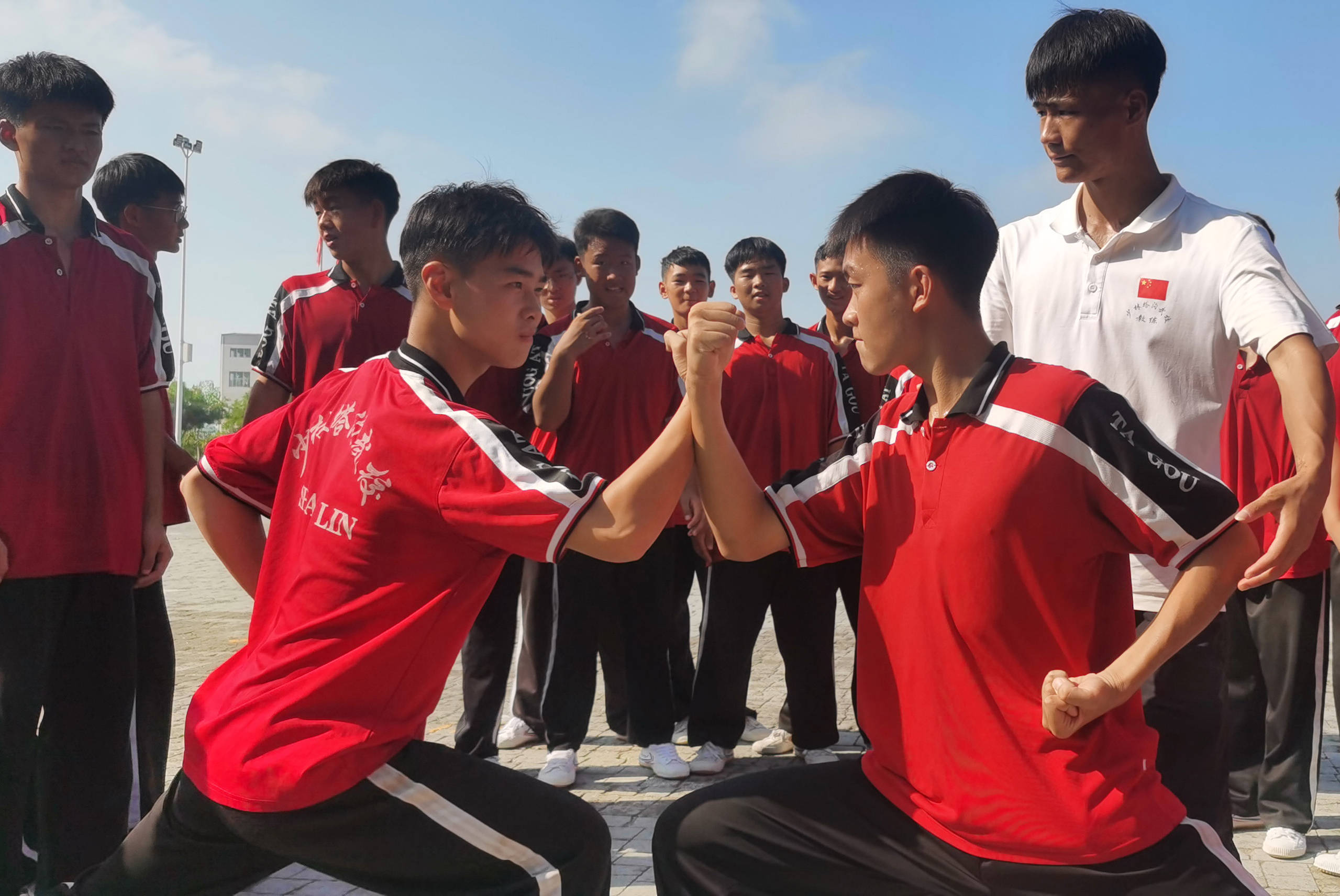 塔沟武校夏日训练:不惧"烤"验,磨砺成长!